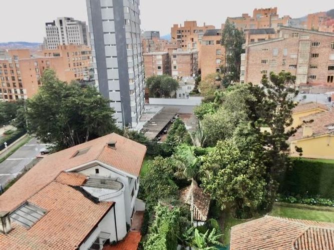 Apartamento de 3 alcobas en venta en Los Rosales, Bogotá, 230 m² · foto 10 de 10