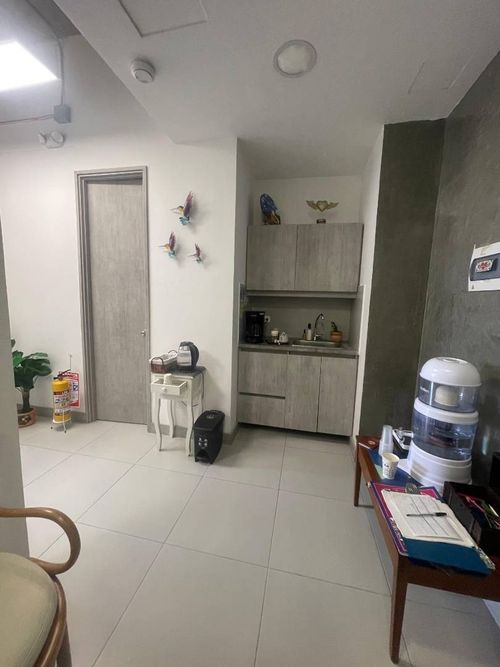 Oficina en arriendo en Restrepo Naranjo, Sabaneta, 40 m² · foto 2 de 12