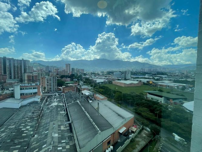 Oficina en arriendo en Restrepo Naranjo, Sabaneta, 40 m² · foto 10 de 12