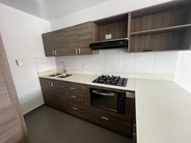 Apartamento de 2 alcobas en arriendo en Loma Del Escobero, Envigado, 83 m² · foto 5 de 19