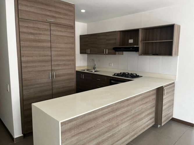 Apartamento de 2 alcobas en arriendo en Loma Del Escobero, Envigado, 83 m² · foto 6 de 19