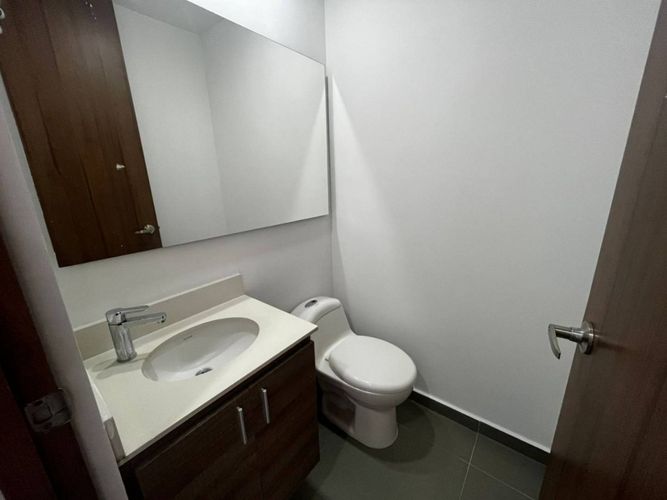 Apartamento de 2 alcobas en arriendo en Loma Del Escobero, Envigado, 83 m² · foto 17 de 19
