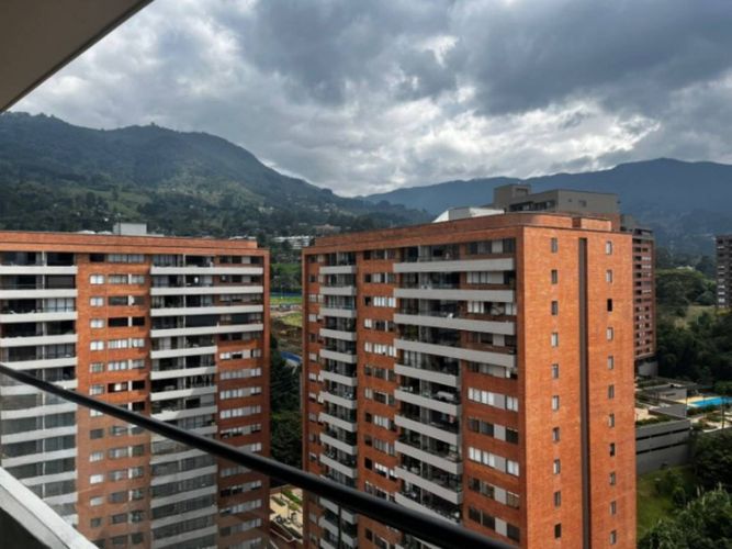 Apartamento de 2 alcobas en arriendo en Loma Del Escobero, Envigado, 83 m² · foto 18 de 19