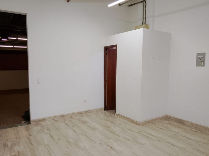 Local en arriendo en Los Alcazares, Sabaneta, 31 m² · foto 3 de 11