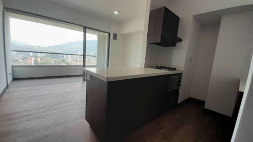 Apartamento de 3 alcobas en venta en La Ferreria, Itagüí, 68 m² · foto 2 de 17