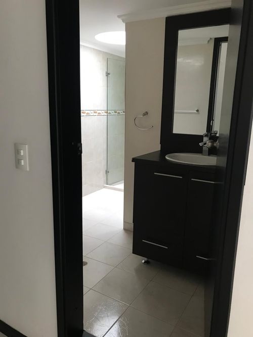 Casa de 4 alcobas en venta en Chicó Alto, Bogotá, 226 m² · foto 7 de 12