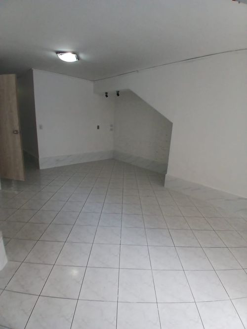 Casa de 3 alcobas en venta en Bolivariana, Medellín, 120 m² · foto 3 de 9