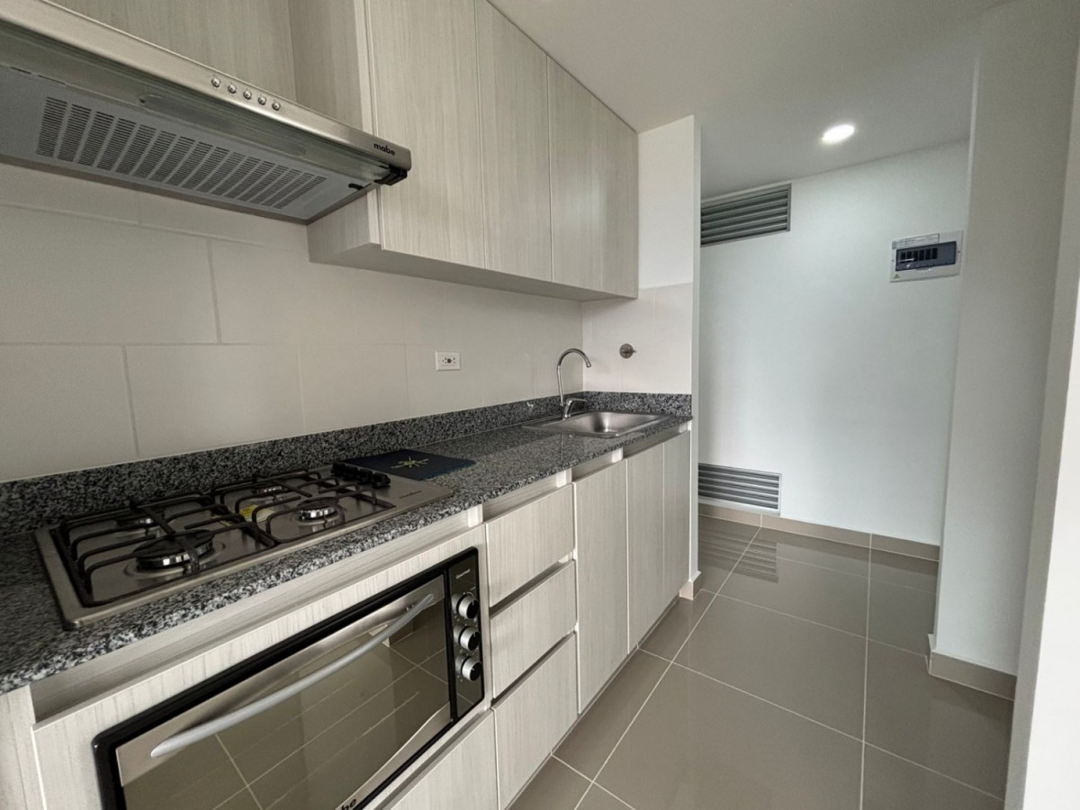 Apartamento en venta en La Ferreria, La Estrella · foto 2 de 13