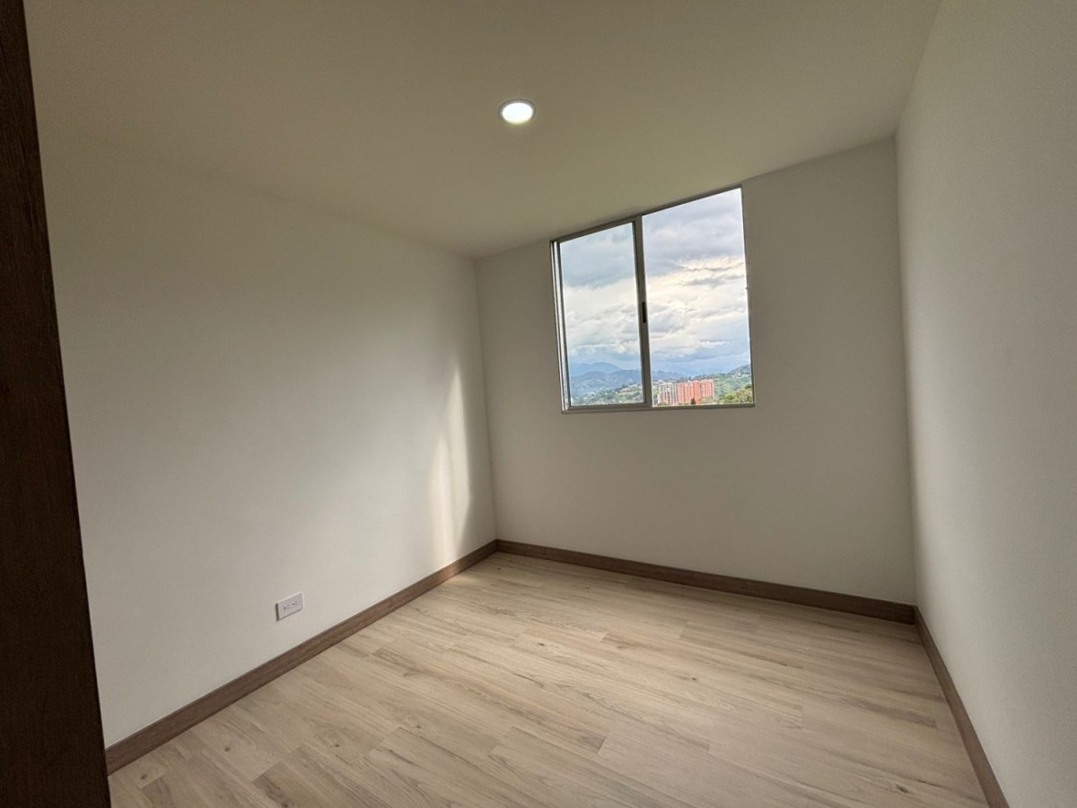 Apartamento en venta en La Ferreria, La Estrella · foto 5 de 13