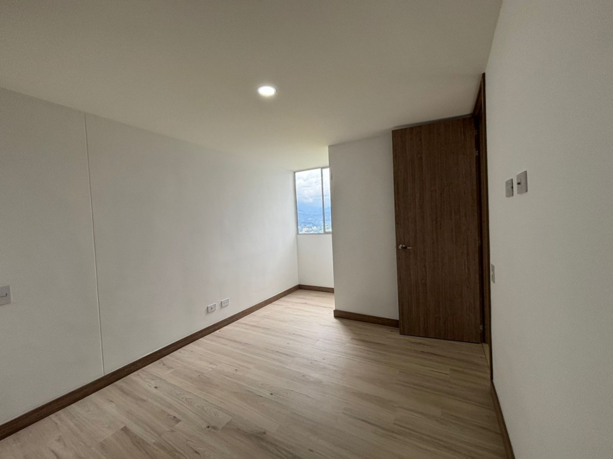 Apartamento en venta en La Ferreria, La Estrella · foto 7 de 13