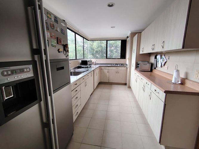 Apartamento de 3 alcobas en arriendo en Transversal Inferior, Medellín, 180 m² · foto 9 de 12