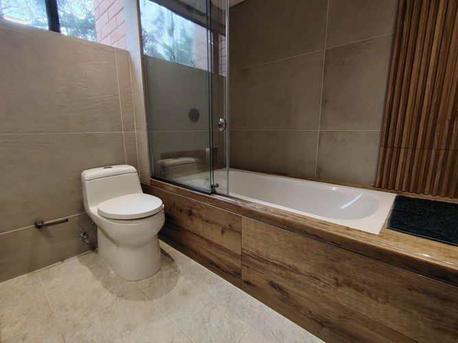 Apartamento de 3 alcobas en arriendo en Transversal Inferior, Medellín, 180 m² · foto 8 de 12