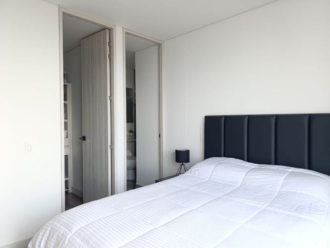Apartamento de 3 alcobas en arriendo en El Poblado, Medellín, 160 m² · foto 6 de 19