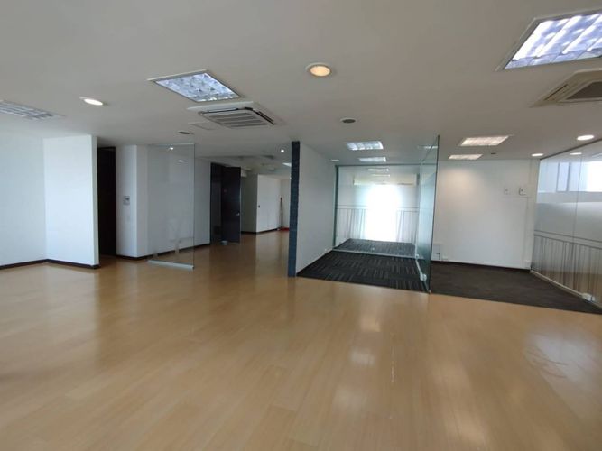 Oficina en arriendo en Milla De Oro, Medellín, 250 m² · foto 2 de 16