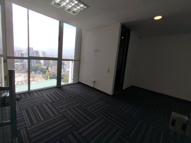 Oficina en arriendo en Milla De Oro, Medellín, 250 m² · foto 6 de 16