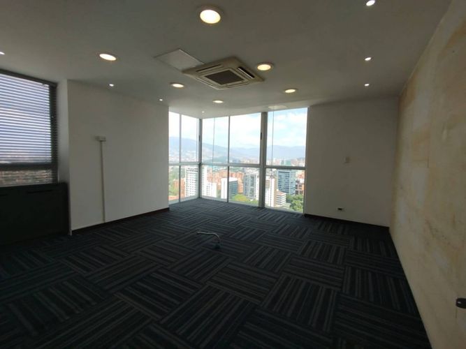 Oficina en arriendo en Milla De Oro, Medellín, 250 m² · foto 7 de 16