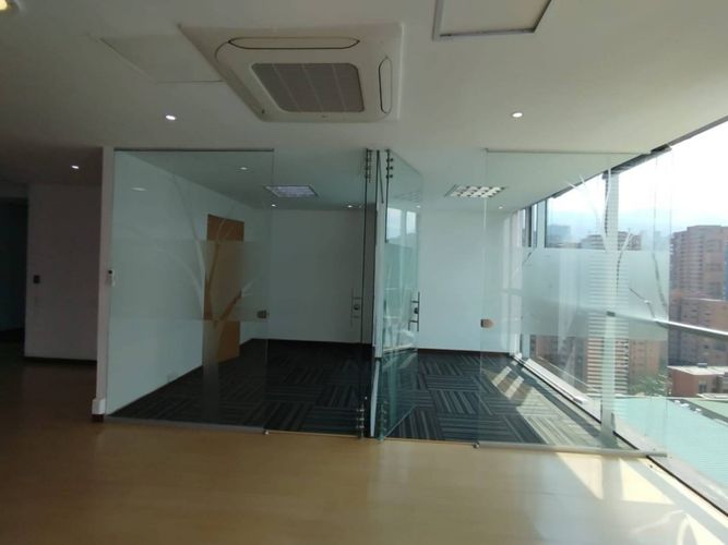 Oficina en arriendo en Milla De Oro, Medellín, 250 m² · foto 10 de 16
