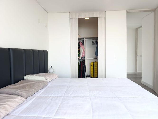 Apartamento de 3 alcobas en arriendo en El Poblado, Medellín, 160 m² · foto 9 de 19