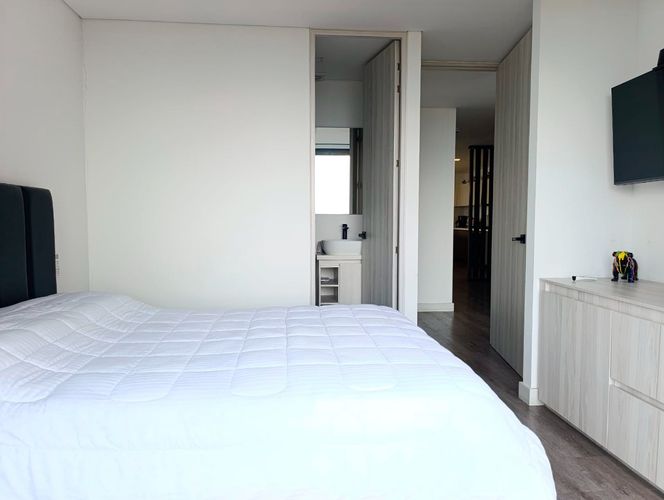 Apartamento de 3 alcobas en arriendo en El Poblado, Medellín, 160 m² · foto 10 de 19