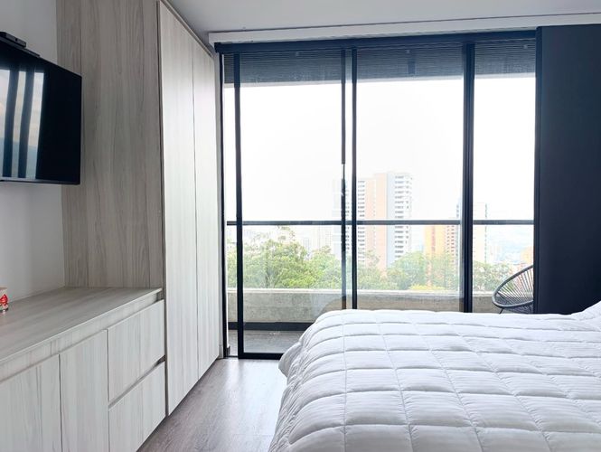 Apartamento de 3 alcobas en arriendo en El Poblado, Medellín, 160 m² · foto 13 de 19