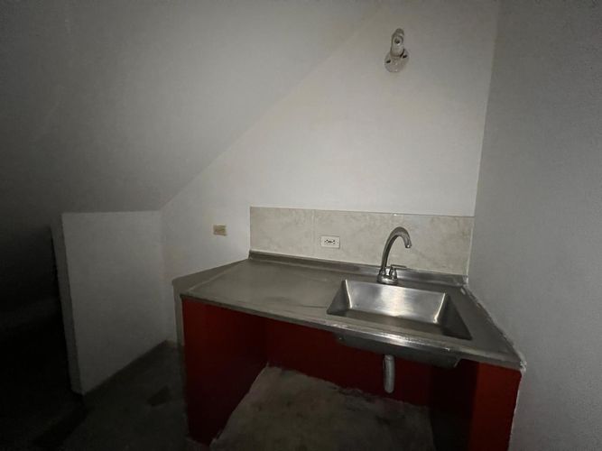 Bodega en arriendo en Caribe, Medellín, 135 m² · foto 10 de 12