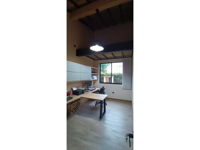 Casa de 3 alcobas en venta en La Clara, Guarne, 232 m² · foto 5 de 16