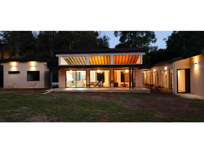 Casa de 3 alcobas en venta en La Clara, Guarne, 232 m² · foto 14 de 16