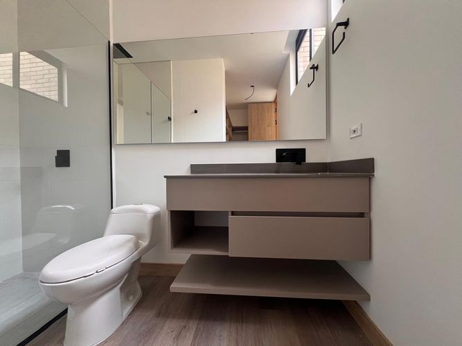 Casa de 3 alcobas en venta en Sajonia, Rionegro, 328 m² · foto 10 de 17