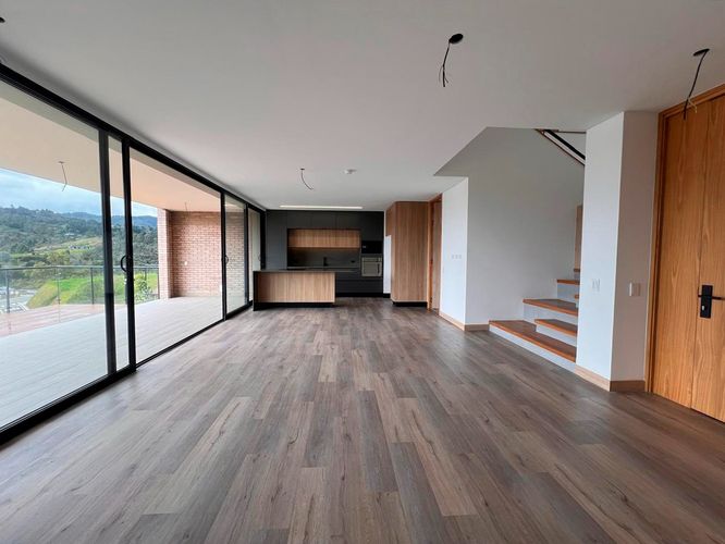 Casa de 3 alcobas en venta en Sajonia, Rionegro, 328 m² · foto 15 de 17