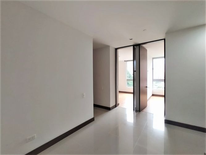 Apartamento de 3 alcobas en arriendo en El Poblado, Medellín, 115 m² · foto 3 de 15