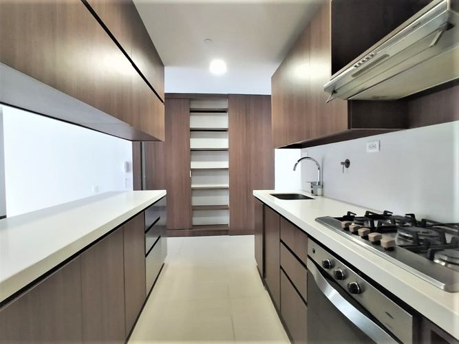 Apartamento de 3 alcobas en arriendo en El Poblado, Medellín, 115 m² · foto 6 de 15