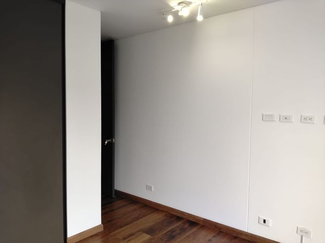 Apartamento de 2 alcobas en arriendo en Loma Del Chocho, Medellín, 116 m² · foto 2 de 19