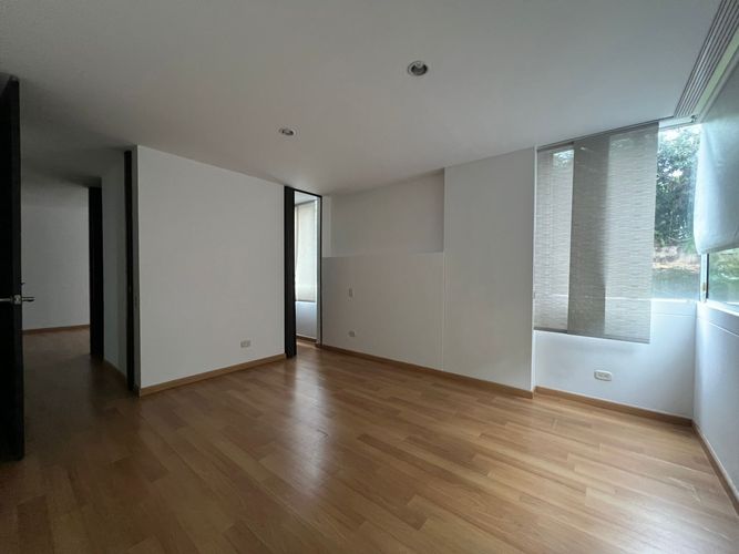 Apartamento de 3 alcobas en arriendo en Loma Benedictinos, Envigado, 130 m² · foto 7 de 14