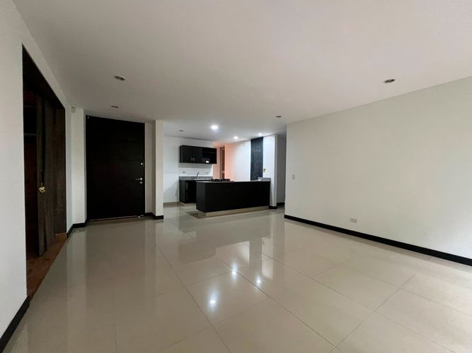 Apartamento de 3 alcobas en arriendo en Loma Benedictinos, Envigado, 130 m² · foto 5 de 14