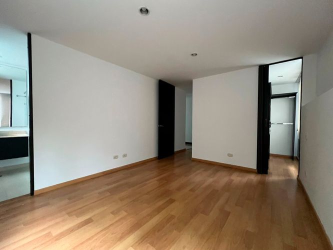 Apartamento de 3 alcobas en arriendo en Loma Benedictinos, Envigado, 130 m² · foto 9 de 14