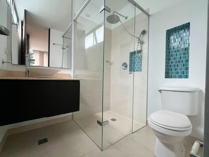 Apartamento de 3 alcobas en arriendo en Loma Benedictinos, Envigado, 130 m² · foto 11 de 14