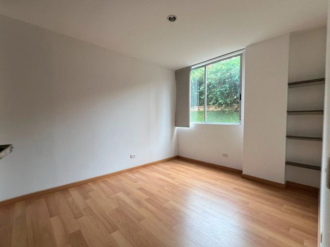 Apartamento de 3 alcobas en arriendo en Loma Benedictinos, Envigado, 130 m² · foto 10 de 14