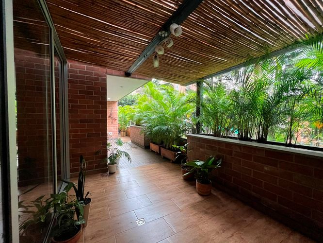 Apartamento de 3 alcobas en arriendo en Loma Benedictinos, Envigado, 130 m² · foto 13 de 14
