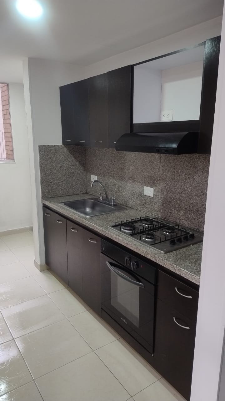 CL 94 # 72A - 96 - Photo 1