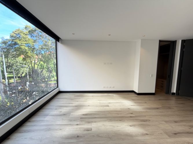 Apartamento de 2 alcobas en venta en El Virrey, Bogotá, 179 m² · foto 10 de 24