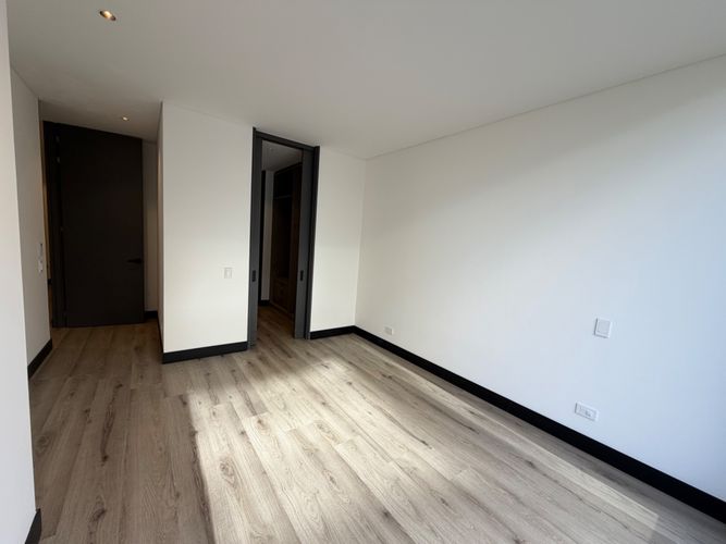 Apartamento de 2 alcobas en venta en El Virrey, Bogotá, 179 m² · foto 16 de 24