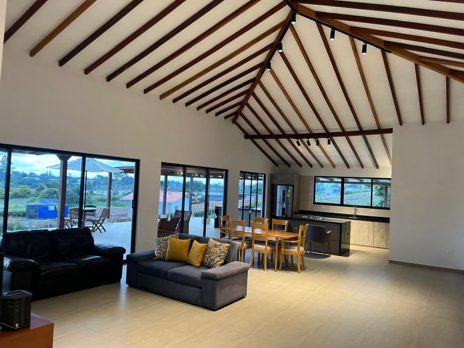 Casa de 5 alcobas en venta en Mesa De Los Santos, Piedecuesta, 1550 m² · foto 4 de 18