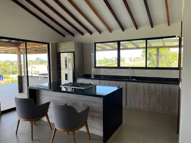 Casa de 5 alcobas en venta en Mesa De Los Santos, Piedecuesta, 1550 m² · foto 2 de 18