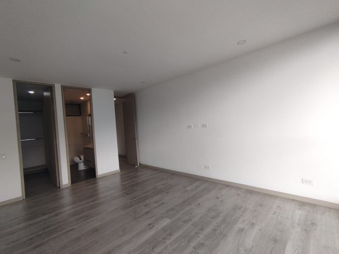 Apartamento de 2 alcobas en arriendo en El Poblado, Medellín, 103 m² · foto 5 de 20