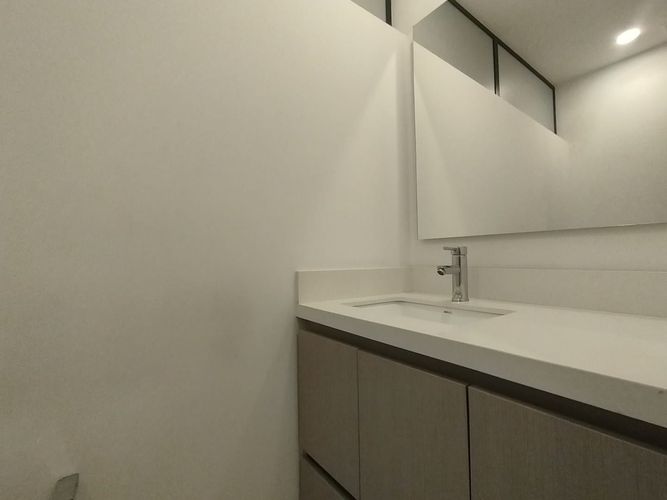 Apartamento de 2 alcobas en arriendo en El Poblado, Medellín, 103 m² · foto 13 de 20