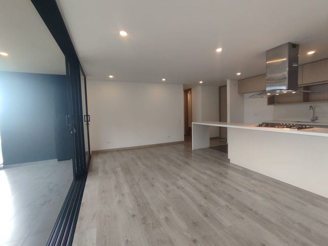 Apartamento de 2 alcobas en arriendo en El Poblado, Medellín, 103 m² · foto 14 de 20