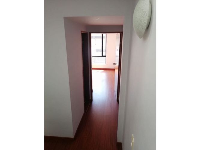 Casa de 3 alcobas en venta en Cedro Golf, Bogotá, 126 m² · foto 5 de 11