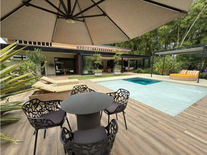 Casa de 3 alcobas en venta en Via El Eden, Armenia, 262 m² · foto 3 de 24