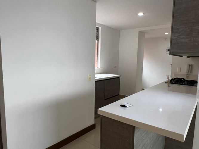 Apartamento de 3 alcobas en venta en Cañaveralejo, Medellín, 108 m² · foto 3 de 18