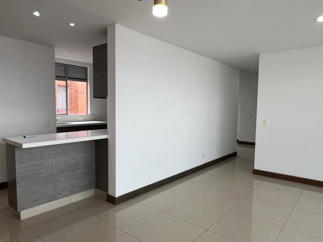 Apartamento de 3 alcobas en venta en Cañaveralejo, Medellín, 108 m² · foto 4 de 18